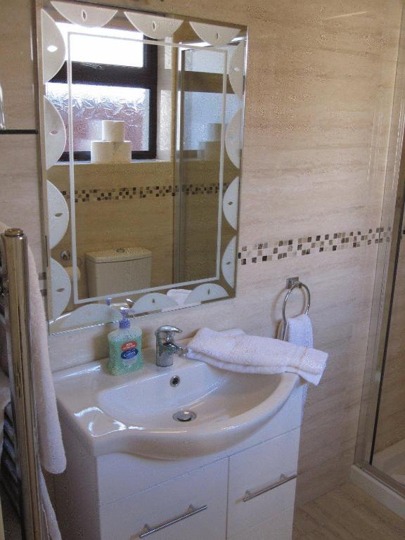 Windsor Lodge B&B Дроэда Экстерьер фото